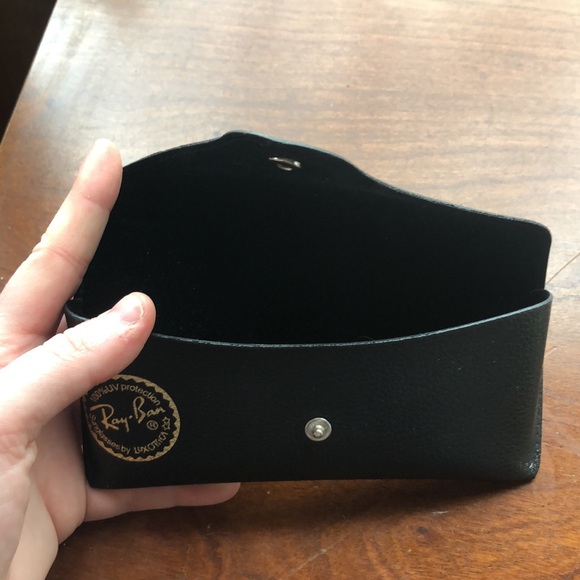 Raybans Case - Picture 2 of 3